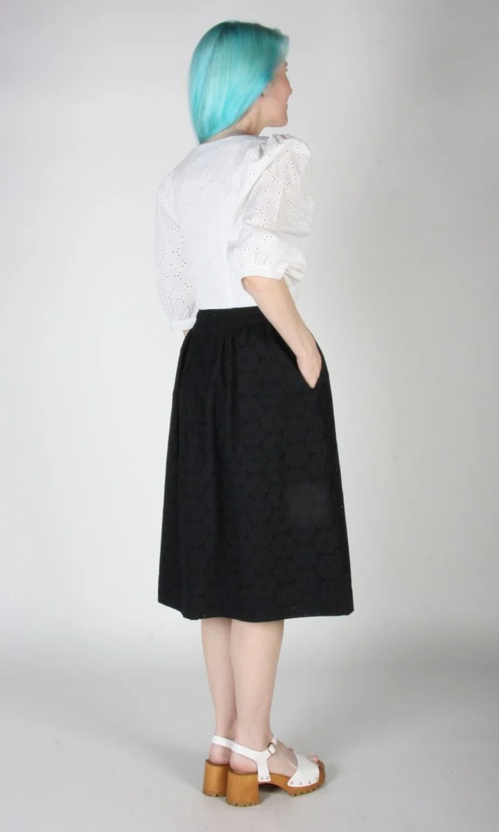 Birds of North America Esmerillon Top (White) - Image 11