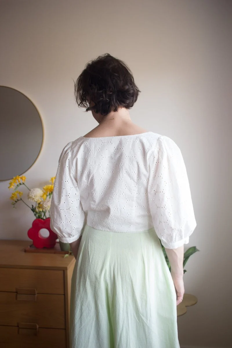 Birds of North America Esmerillon Top (White) - Image 3