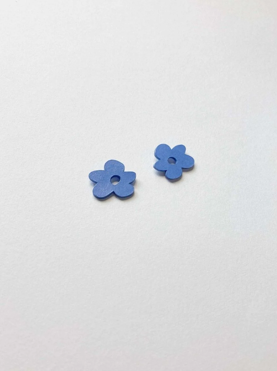Cartouche MTL Flower Stud Earrings - Image 3