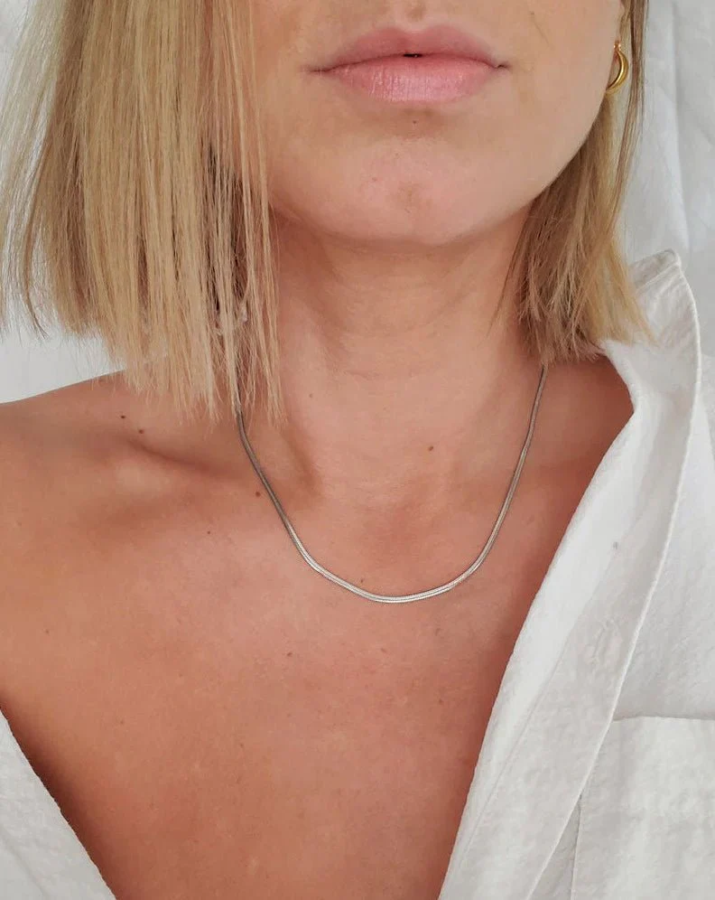 CoutuKitsch Grace Chain Necklace (Gold or Silver) - Image 7