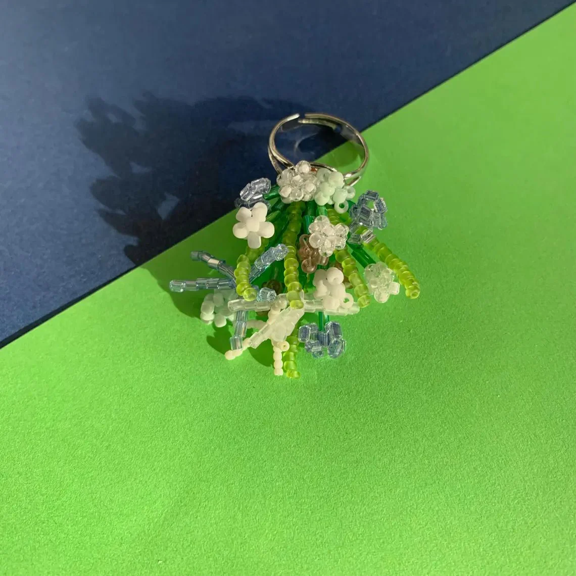 Edmé Beads Adjustable Flower Arrangement Ring (Gold or Silver Tone) - Image 4
