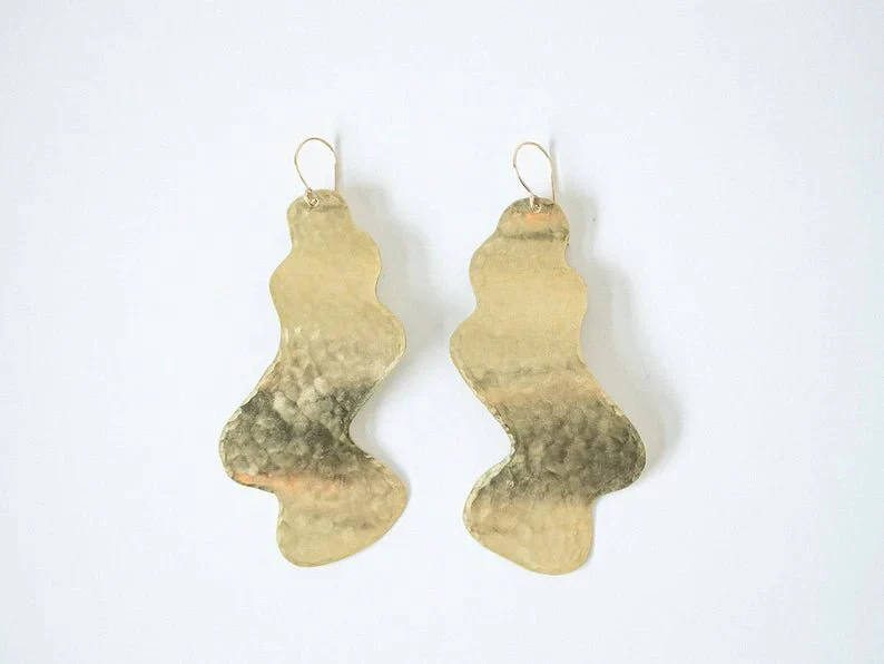 Enarmoured Bay Earrings (Hammered Brass) - Image 5