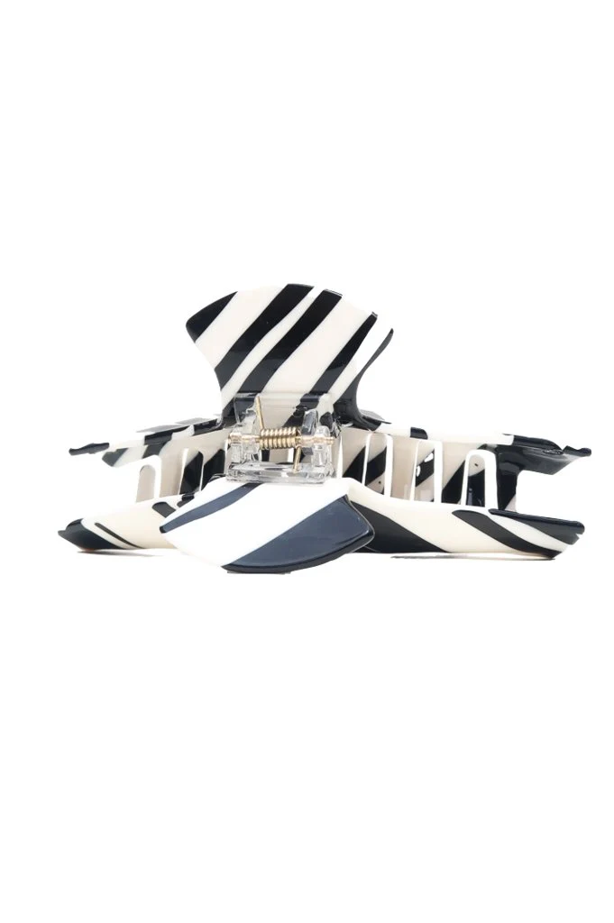 Eugenia Chan Curve Claw Clip (Many Colours) - Image 5