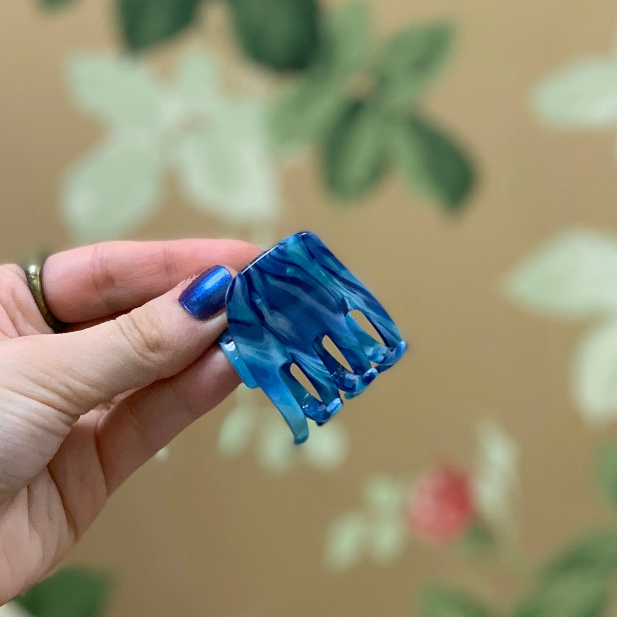 Eugenia Chan Petit Claw Clip (Many Colours) - Image 3