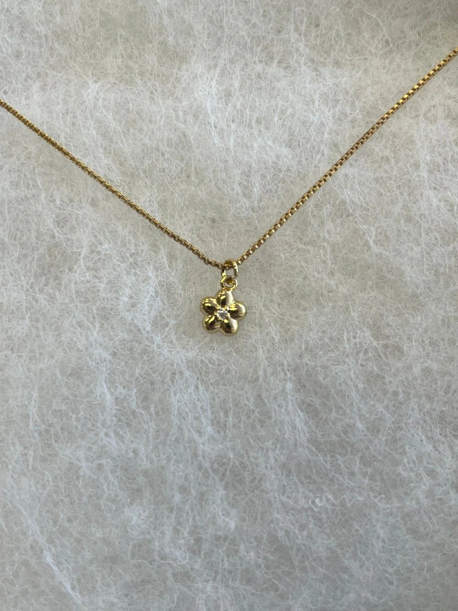 Hailey Jane Little Daisy Flower Necklace - Image 2