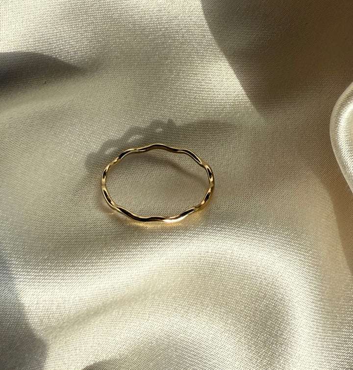 Hailey Jane Noemi Wave Ring