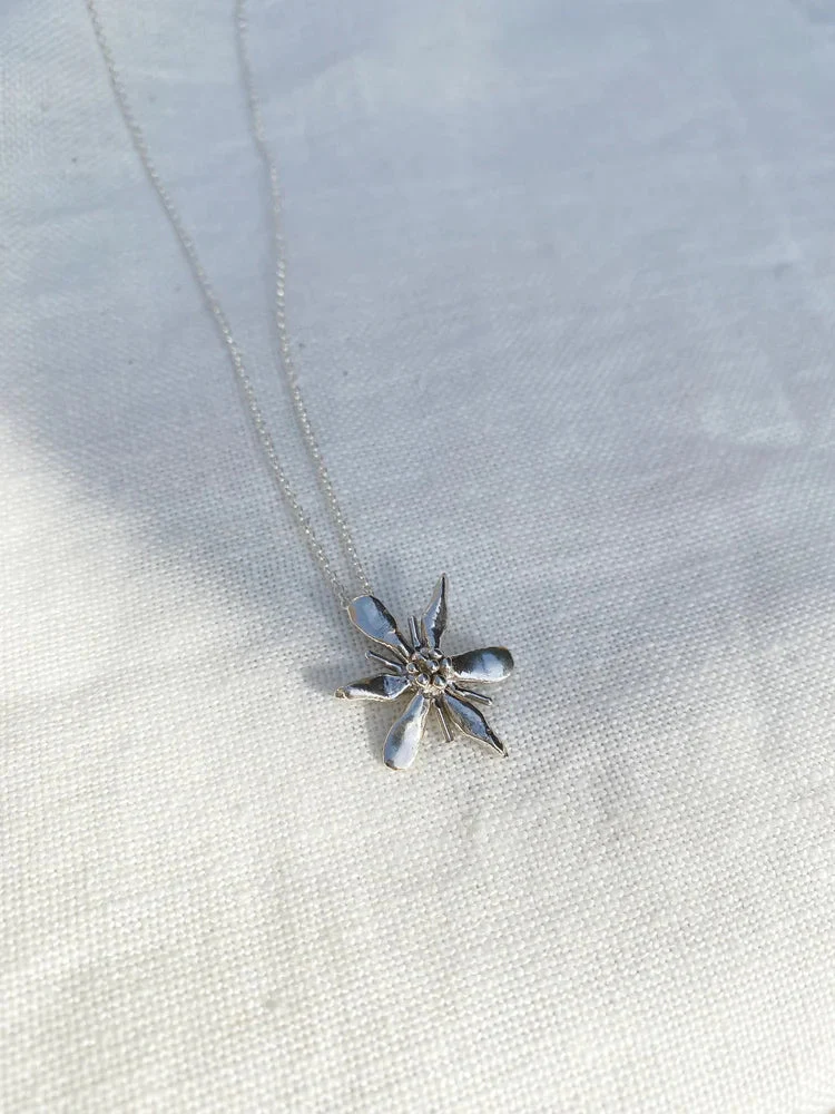 Hawkly Flora Necklace (Bronze or Silver)