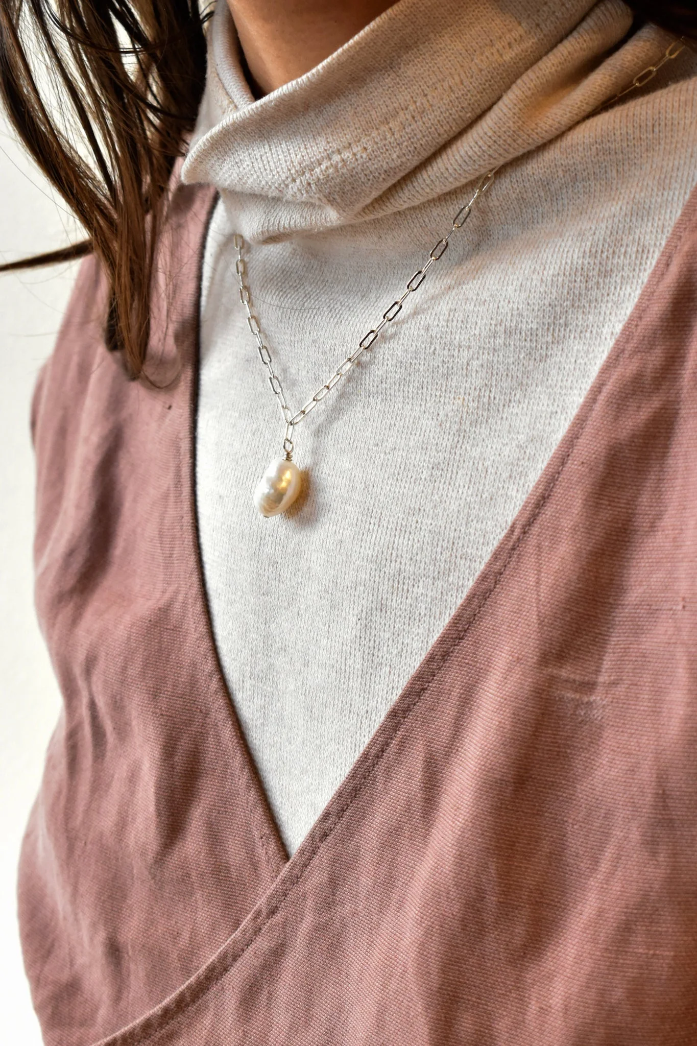 Lisbeth Rosie Necklace - Image 3