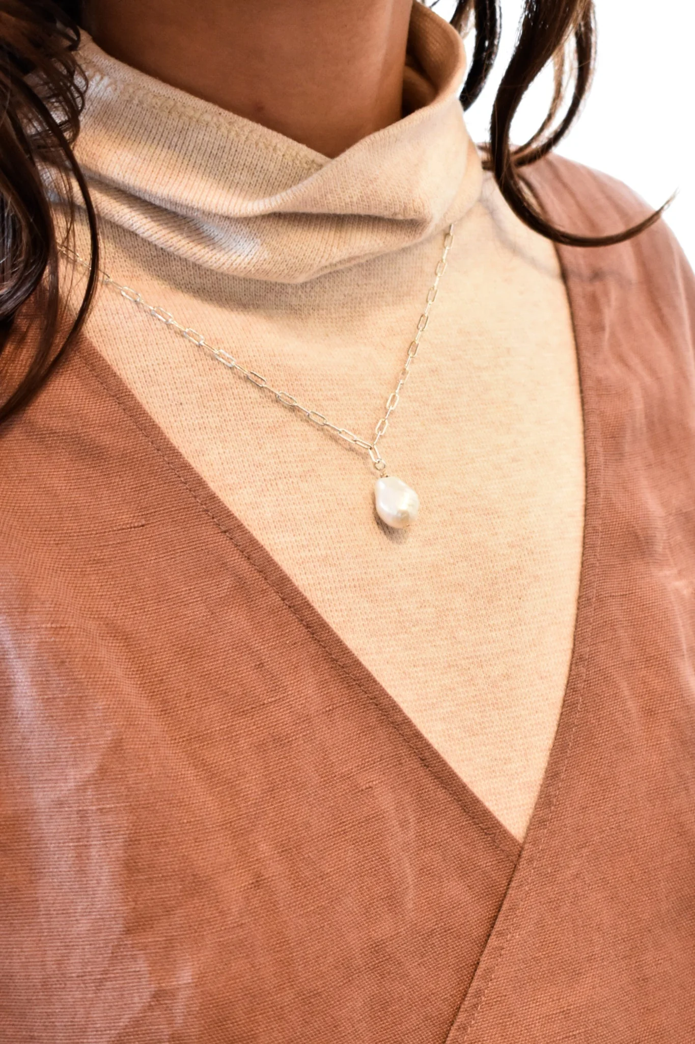 Lisbeth Rosie Necklace - Image 4