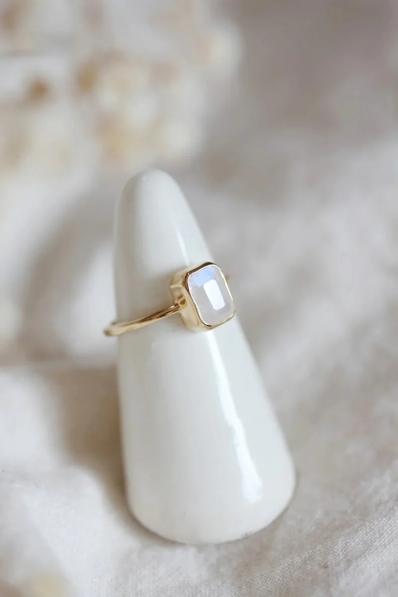 Little Gold Olivier Ring (Moonstone) - Image 4