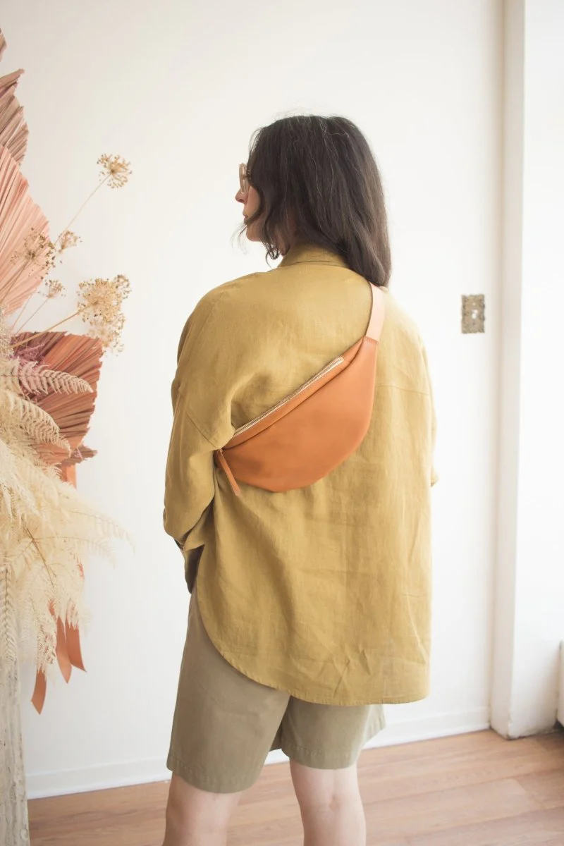 Market Canvas Laurel Sling Bag (Caramel)