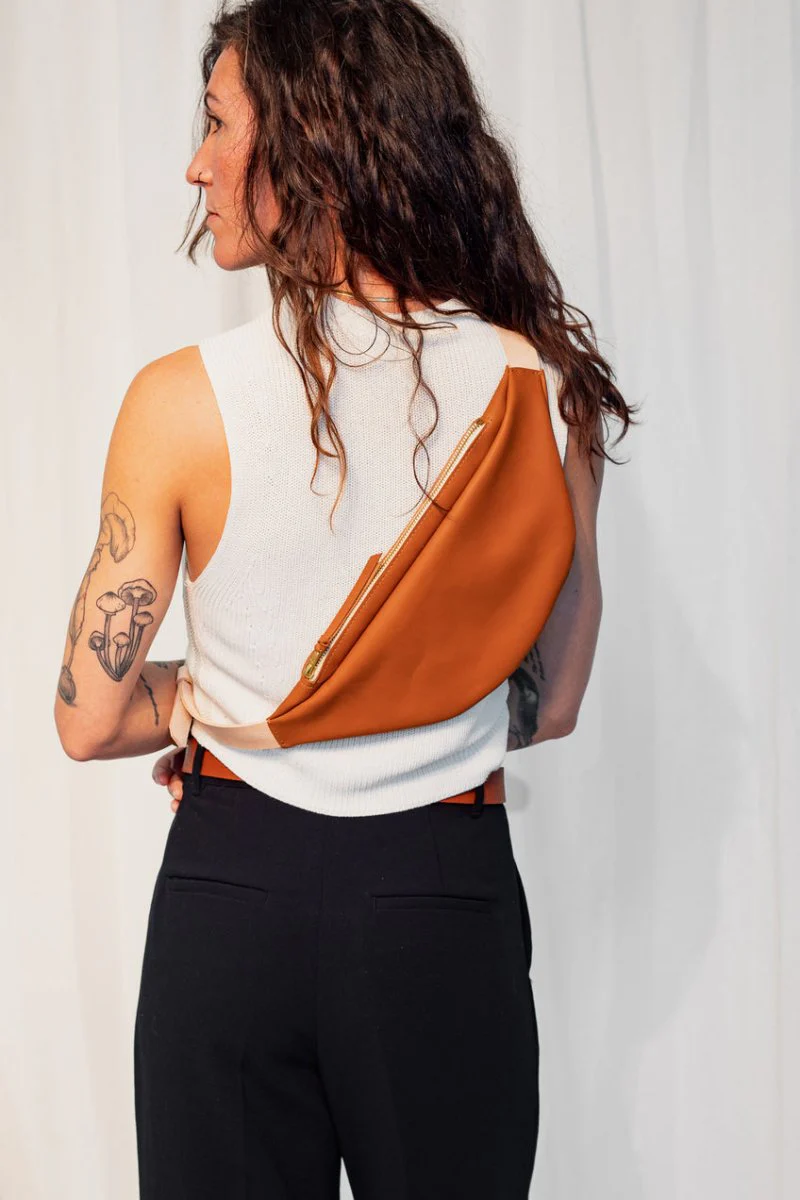 Market Canvas Laurel Sling Bag (Caramel) - Image 2
