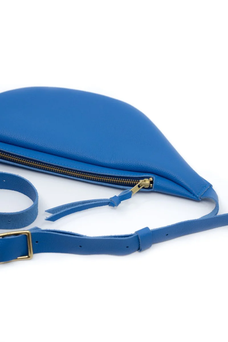 Market Canvas Laurel Sling Bag (Blue)