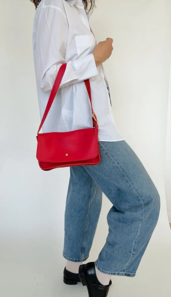 Market Canvas Molly Crossbody Bag (Strawberry) - Image 4