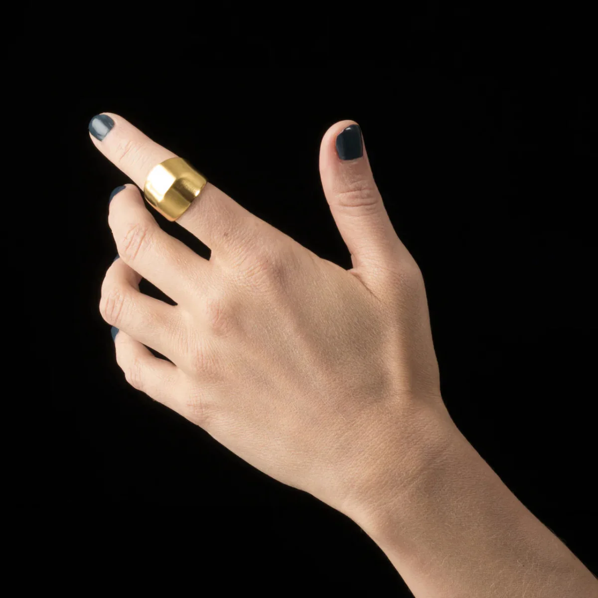 Par Ici Knuckle Ring - Gold or Silver (In-Store) - Image 6