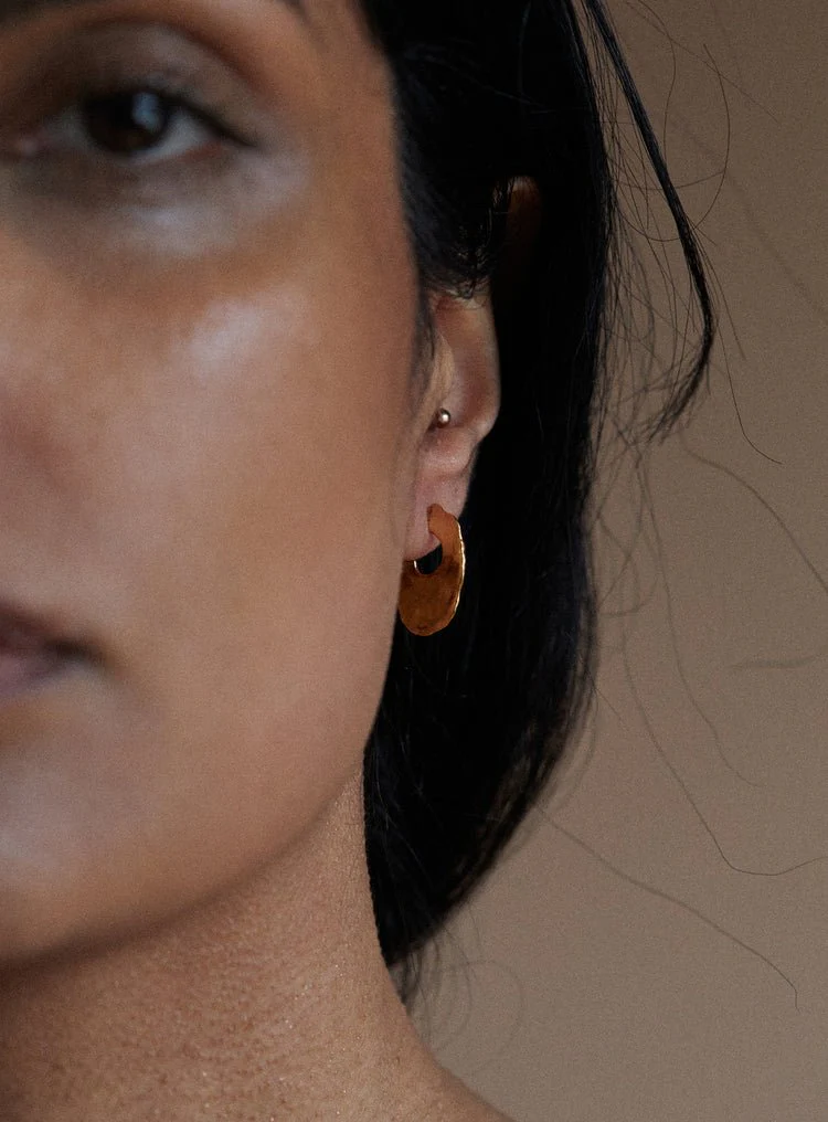 Par Ici Small Oval Earrings - Gold or Silver (In-Store)