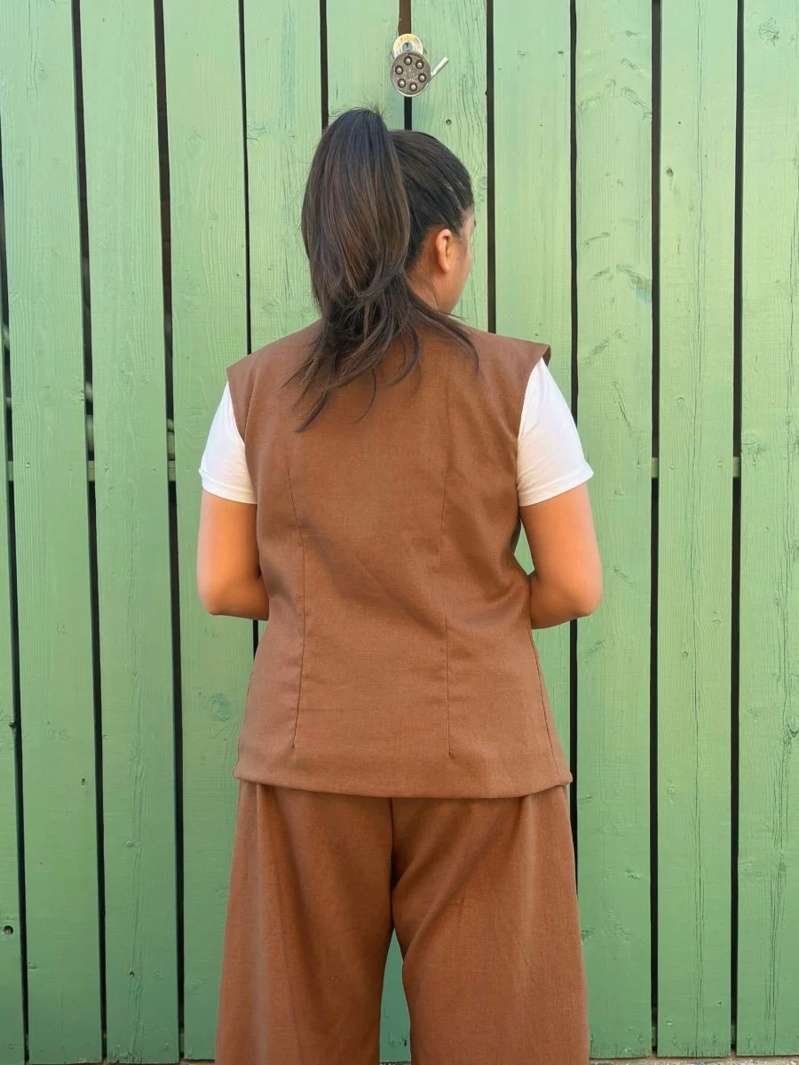 Rennie Mary May Vest (Chestnut) - Image 10