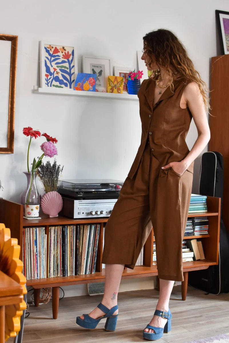 Rennie Bremy Shorts (Chestnut) - Image 2