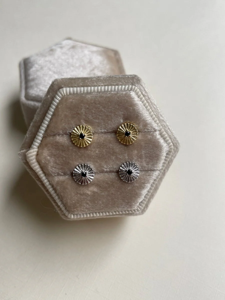Second Aura Onyx Burst Studs