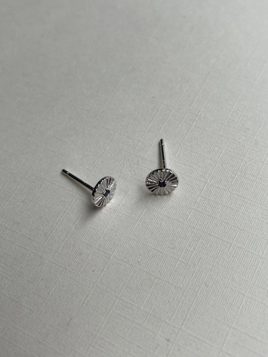 Second Aura Onyx Burst Studs - Image 3