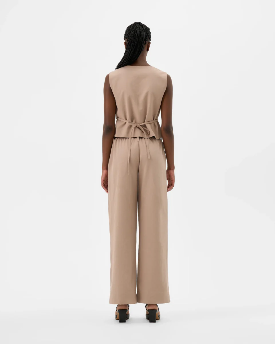 Valerie C. Sleeveless Jacket (Beige) - Image 13