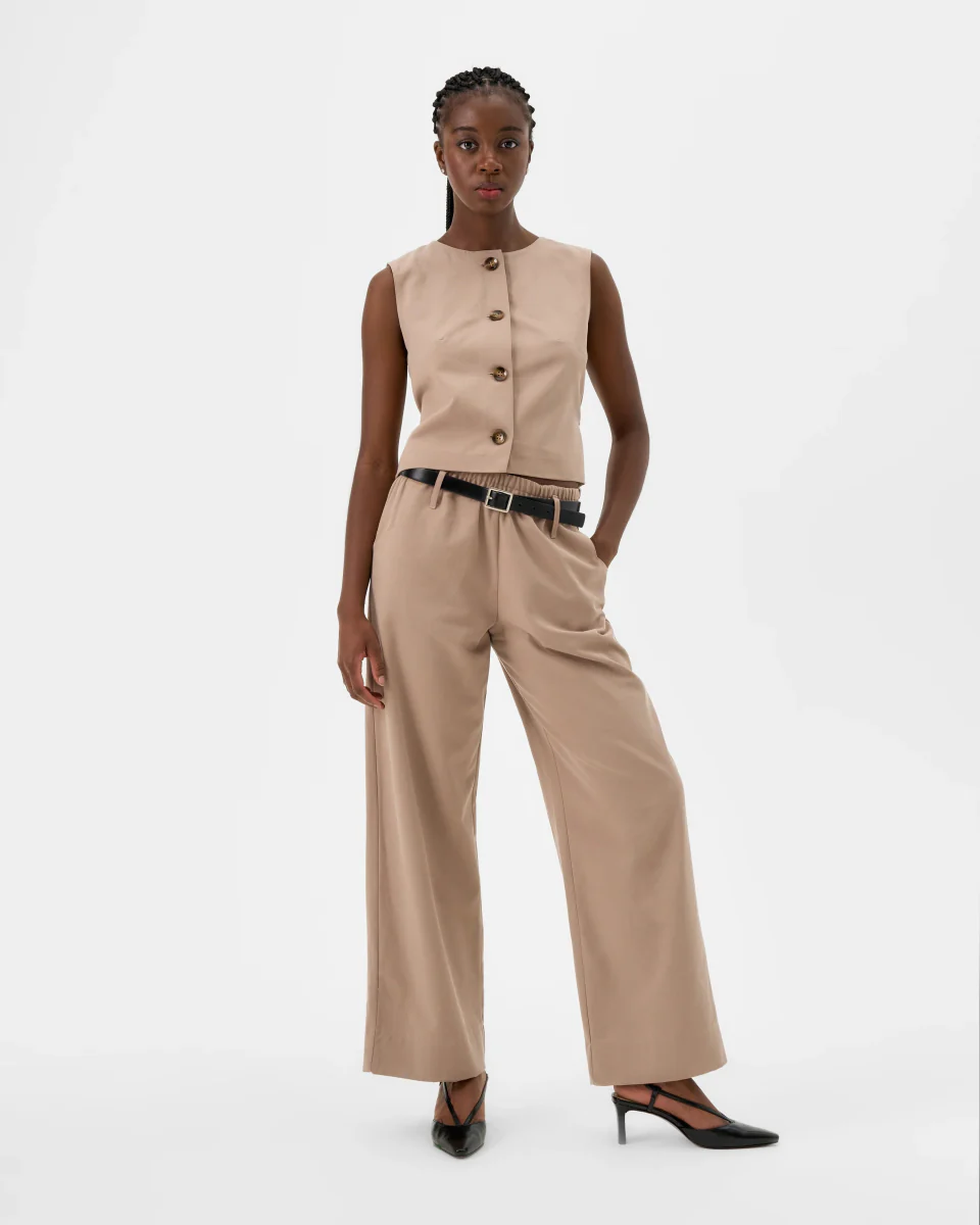Valerie C. Sleeveless Jacket (Beige) - Image 9