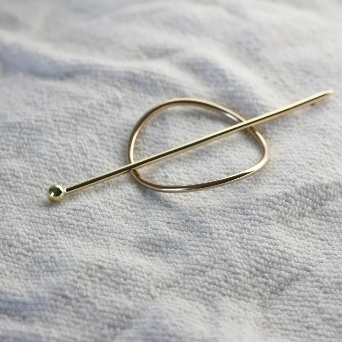 Vanderzee Circle Hairpin - Sphere Bauble (Brass) - Image 2
