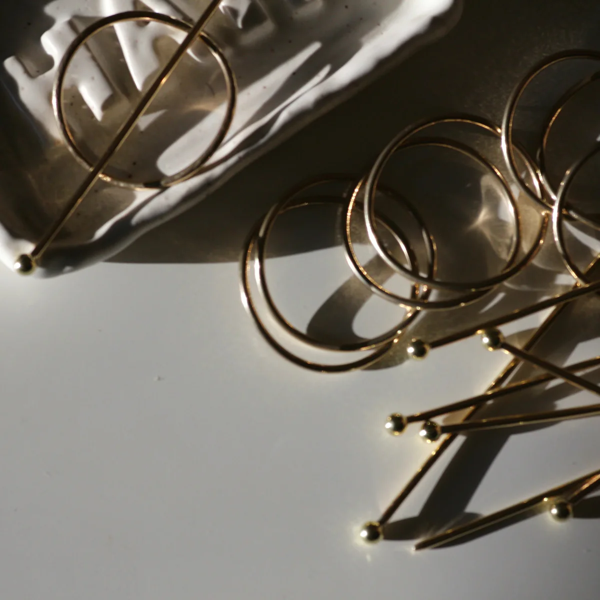 Vanderzee Circle Hairpin - Sphere Bauble (Brass) - Image 3