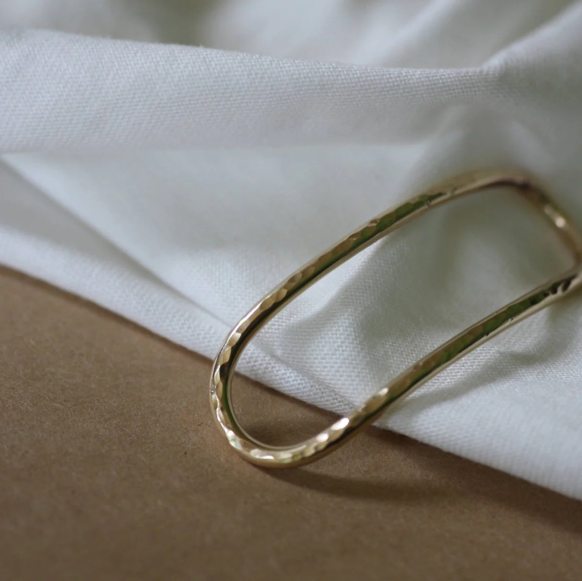 Vanderzee Slim Hairpin - Sphere Bauble (Smooth Brass) - Image 3