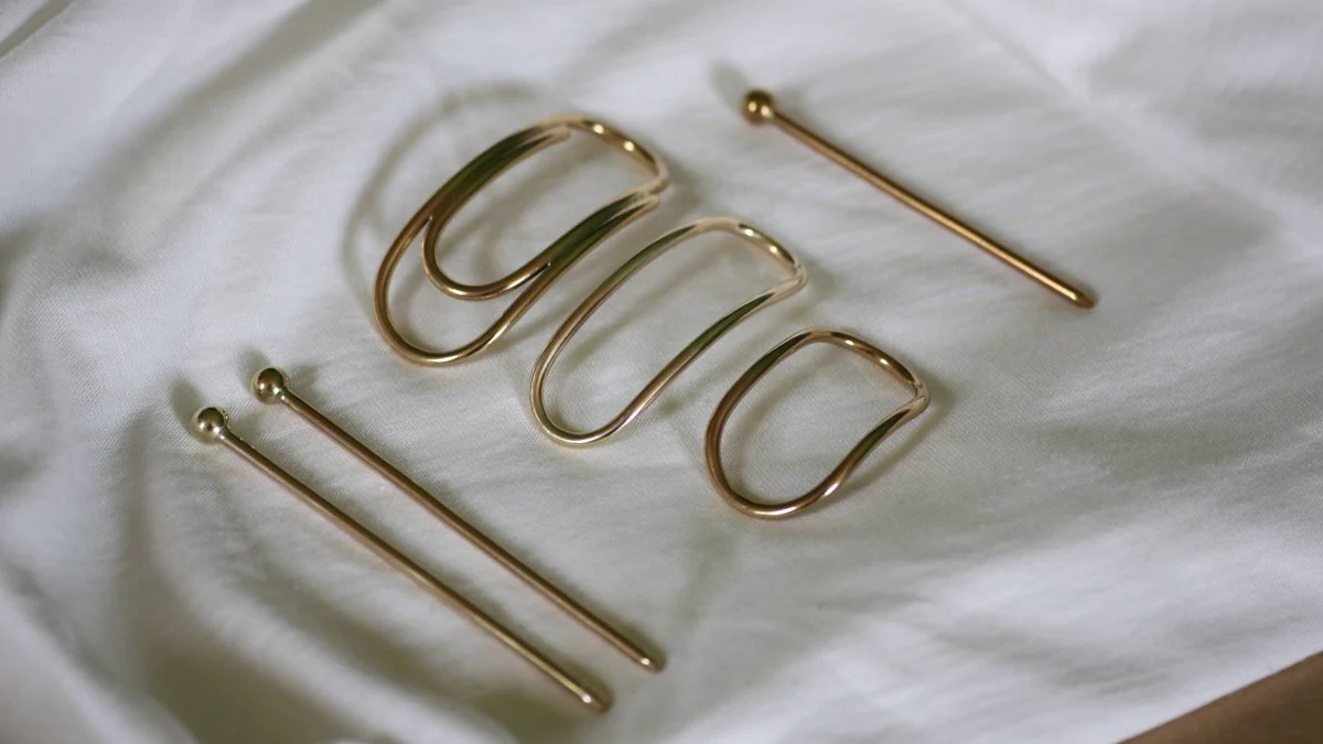 Vanderzee Slim Hairpin - Sphere Bauble (Smooth Brass) - Image 4