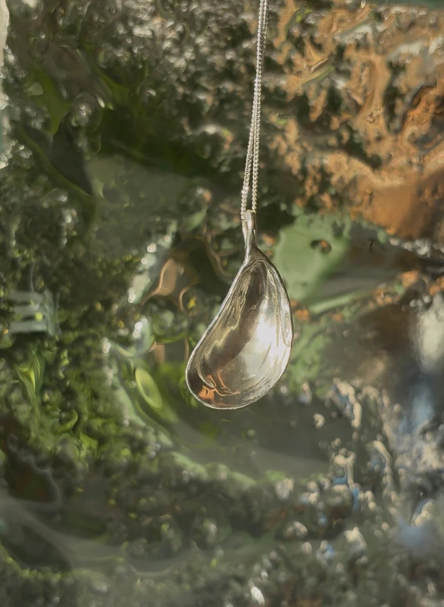 Wild Silver Oyster Shell Necklace - Image 3